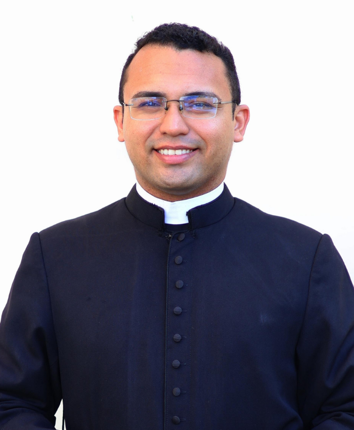 Prof. Esp. Pe. Washington Dioleno Araújo Tavares 